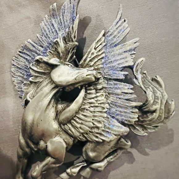 Vtg 1980s JJ Pegasus Brooch Winged Horse Greek Mythology Purple Glitter Pewter - Picture 2 of 4